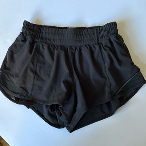 Black Size 4 Lululemon Hotty Hot Shorts 2.5 Inch